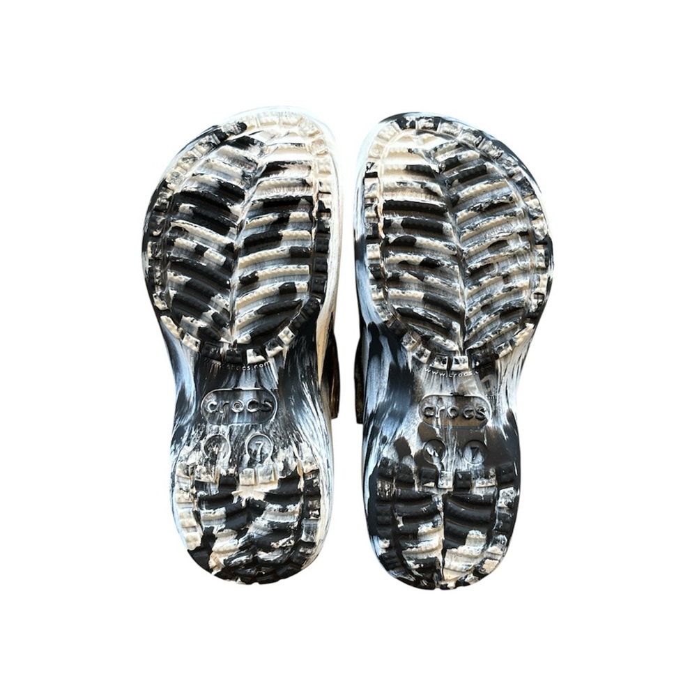 Women's Blue (Wmns) Classic Platform Marbled Clog - Picture 5 of 6